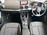 Q2 30 TFSI スポーツ 