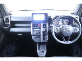 運転席から見たインパネ周りです。シートからはメーターはもちろん、広く周りを見渡せるフロントウィンド&インパネはリラックスして運転に集中することが出来ます!