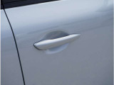 これは、便利!!カードキー これをバックに入れておけばドアの施錠やエンジン始動が出来るんです。鍵を探さなくてもいいんです☆☆