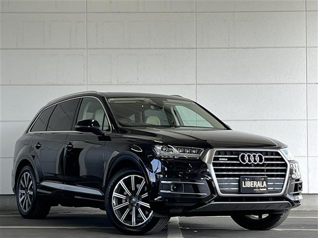 Q7 55 TFSI クワトロ 4WD アダプティブエアサスペンション 4WD 本革シート