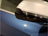 【BMWミラー】視認性の高いスタイリッシュなミラー。自動防眩機能も付いており夜間のドライビングをサポートします。