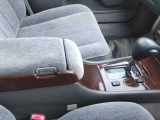 中古車輌ですから、シートやインテリアに使用感や経年劣化が見られるものの、主要装備類に動作不良などの故障は有りません!