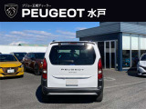 PEUGEOT・ロゴが目立ちますね!