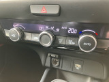 当店は仕上げ業者と提携して、車両の仕上げを行っております。磨き、ルームクリーニング、ヘッドライト磨き、を一貫して行っております。
