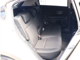 お車選びをお楽しみ頂けるよう、在庫車の展示スペースを十分に確保しております。