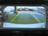 バックビューモニター シフトレバーを「R」位置にすると、自動的に後方の画像を表示します。車庫入れなどでバックする際に後方確認ができて便利です。