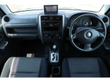 すっきりとしたダッシュボード回り!フロントビューの視界も良くて運転しやすいですよ♪