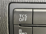 【トラクションコントロールシステム(TCS)】水にぬれた路面や雪道などのすべりやすい路面での発進や旋回加速時に起こる駆動輪の空転を防ぎ、適切な駆動力と操縦性を確保します!
