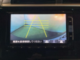 バックでの車庫入れも安心です! リアカメラが付いているバックモニター付のナビを装備しております。操作線もついており距離感も画面から確認できます。