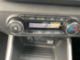 充電用USB端子付き。スマートフォンなどの充電に便利です。
