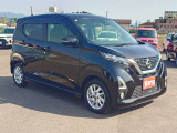 新車と同様の保証(有料)がつけられます。また各地域の店舗に最新の大型整備工場とプロメカニックが常駐しておりアフターメンテナンスもお任せください。