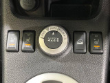 【オールモード4×4】2WD/4WDモードを手軽に切り替え可能。燃費重視の2WD、スタック時に役立つLOCK、AUTOモードでは4WDの配分を自動で調整し、路面状況を問わず安定した走りをサポート。