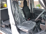 お車選びをお楽しみ頂けるよう、在庫車の展示スペースを十分に確保しております。