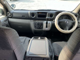 NV350キャラバン 2.5 DX ロング ディーゼル 4WD /ラジオ/