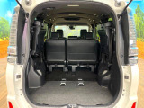 普段のお買い物や通勤、送迎等に十分な荷室スペースを確保しております。セカンドシートを倒すと、大きな荷物の積載も可能です♪