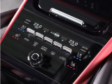 3段階に調節可能なシートヒーター&シートベンチレーション搭載です。 冬は暖かく夏は涼しく、季節を問わず快適なドライブを提供いたします。