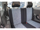 室内も充分・年式以上に綺麗です!更にスタッフが真心込めて納車の清掃や準備をします!(気になる方には別途ルームクリーニング・革調カバー販売など)対応できます。
