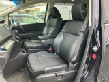 クリーニングをしっかり行っていますので、運転席・助手席どちらもきれいになっております!