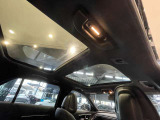 車両は屋内展示しておりますので天候に関係なくごゆっくりコンディションご確認頂けます。車両を倉庫へ保管している場合が御座いますのでご来店前に在庫確認頂けると幸いです。TEL072-784-8800