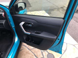洗練されたデザインの運転席回りはドライビングの愉しさを予感させてくれます♪