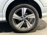左リヤ 215/55R17サイズのタイヤ