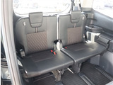 【車屋】として、長く車業界に従事した経験豊富なスタッフが多数在籍しております。