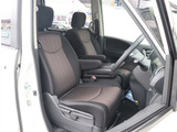 【車屋】として、長く車業界に従事した経験豊富なスタッフが多数在籍しております。
