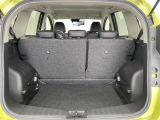【トランク】積み込みやすくて、たっぷり積める荷室です。シートアレンジできるものは、乗車人数と荷物の量や大きさによってシートを動かすことができるので、より快適なドライブが可能です!