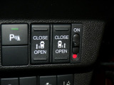 【電動スライドドア】ボタン一つで自由自在に開閉が可能!指先一つで運転席からどちらのドアも開閉できるので非常に便利な装備です!挟み込み防止機能もついているので小さなお子様がいる方も安心です!