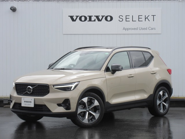 XC40 ウルトラ B4 AWD ダークエディション 4WD 