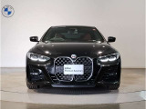 ☆BMWの代名詞とも言える【キドニーグリル】一目見ただけでBMW車であると認識できる確固たるアイコンとして存在感を放ちます☆