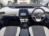 プリウス 1.8 S E-Four 4WD 