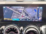 ●純正ナビ:一体感のあるナビは、高級感ある車内を演出してくれます。Bluetooth再生などオーディオ機能も充実しておりますので、運転もより楽しめます♪