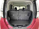 【トランク】積み込みやすくて、たっぷり積める荷室です。シートアレンジできるものは、乗車人数と荷物の量や大きさによってシートを動かすことができるので、より快適なドライブが可能です!
