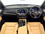 ボルボのフラッグシップモデル、プレミアム・7シーターSUV XC90。Googleを搭載し、ラグジュアリーを極めたSUVで、至福の時をお過ごしください。