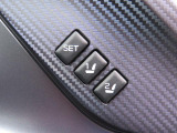 運転席ドアトリムに運転席シートポジションメモリースイッチ付き☆
