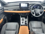 アウトランダー PHEV 2.4 P 4WD サンルーフ