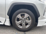 ★タイヤに関しまして、225/65R17ブリジストン着用の純正ホイールになります!