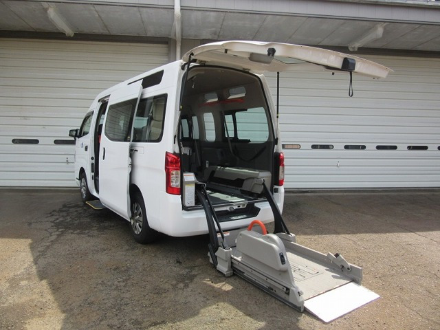 NV350キャラバン 2.5 チェアキャブ D仕様 ディーゼル 4WD 