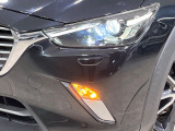 【LEDヘッドライト】悪天候や夜間走行時も良好な視界を確保し安心して運転できる高輝度LEDヘッドライトを装備!点灯速度が早く、消費電力も抑えられています。