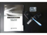 メンテナンスノート、取扱説明書付いています!おクルマの情報が、ギュッと凝縮★ 今までの整備記録が記載されている、大事な物です★
