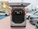 トランクの画像です!当店のカーライフアドバイザーがお客様にぴったりの車両をご提案致します!