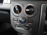 気温に合わせて直感的に操作することで、車内をいつでも快適に保てます。