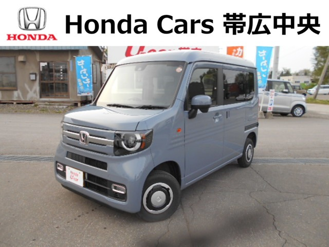 N-VAN +スタイル ファン 4WD 