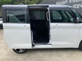 後部座席の乗り降りもスムーズにできます!!