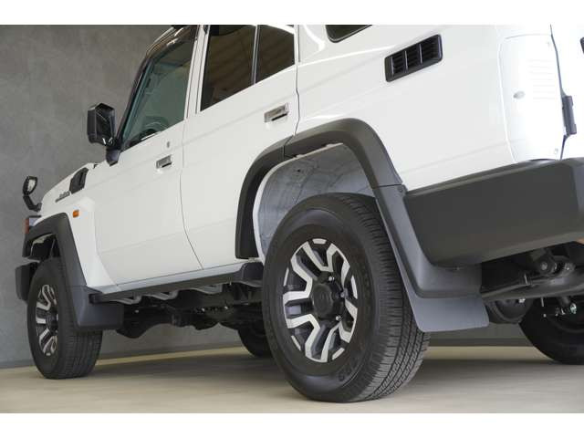 トヨタ ランドクルーザー70(GDJ76W)用 265/70R17 115T グリップ