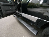 ディ-ラ-車/整備記録簿多数/実走行/切替式4WD/後席モニタ-2台/2ndベンチシ-ト/3列席8人乗り/電動サイドSTEP/電動トランク/ナビ/TV/DVD/Bカメラ/黒革/シ-トヒ-タ-/ベンチレ-ション/VIPERセキュリティ