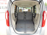 荷物によってシートを倒して使えます!ラゲッジスペースも広く、とっても便利です。BBQやキャンプ、ゴルフバック!アクティブに動かれるお客様の強い見方です。お仕事にも使えますよね!お子様も大喜びです。