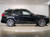 ご納車後も全国約200拠店のBMW正規ディーラーサービス工場にて保証対応いたします。お近くのBMW正規ディーラーをご案内の上、アフターメンテナンスをお受け頂けますので、安心してお乗りいただけます!!