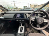 【インパネ全体】手が届きやすく、どなたでも運転しやすいです。シンプルで使いやすい設計になっています!